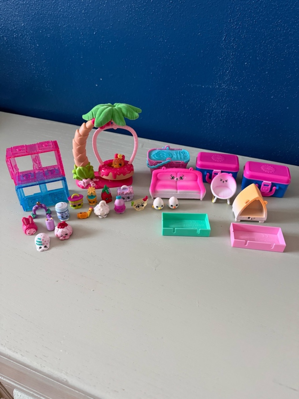 Mixed Lot of 25+ Shopkins Figurines Accessories Wild Style Donut Swing Duncan
